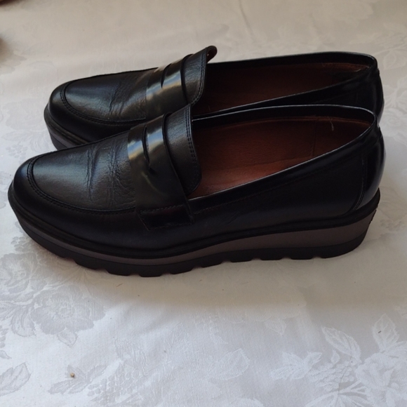 Hispanitas Acacia Wedge Loafer - Picture 3 of 5